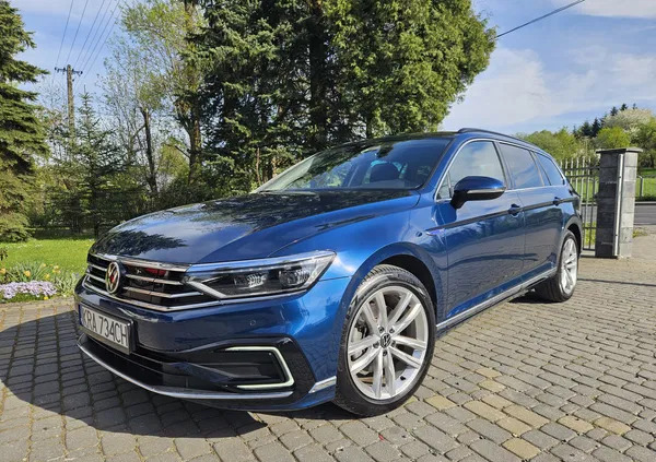 volkswagen brzeziny Volkswagen Passat cena 110000 przebieg: 27000, rok produkcji 2020 z Brzeziny